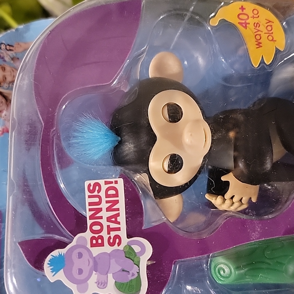 Fingerlings - Interactive Baby Monkey - Finn Black with Blue Hair By WowWee